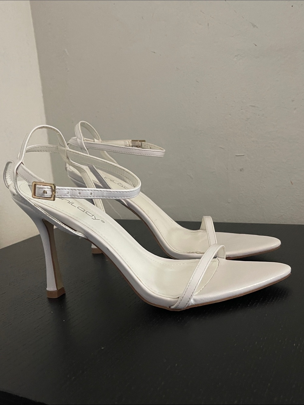 UNILADY White Pointed Toe Ankle Strap Stiletto Heels Size 7.5